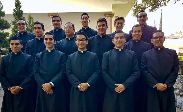 Nuevos ingresos de jóvenes al noviciado de la Legión de Cristo en Monterrey